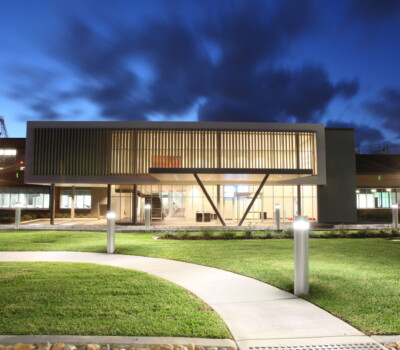 28/10/2010 NEWS: News Queensland Courier Mail NEWS. BCM. 28/10/10. New Building at dusk. Pic Darren England. MM424399